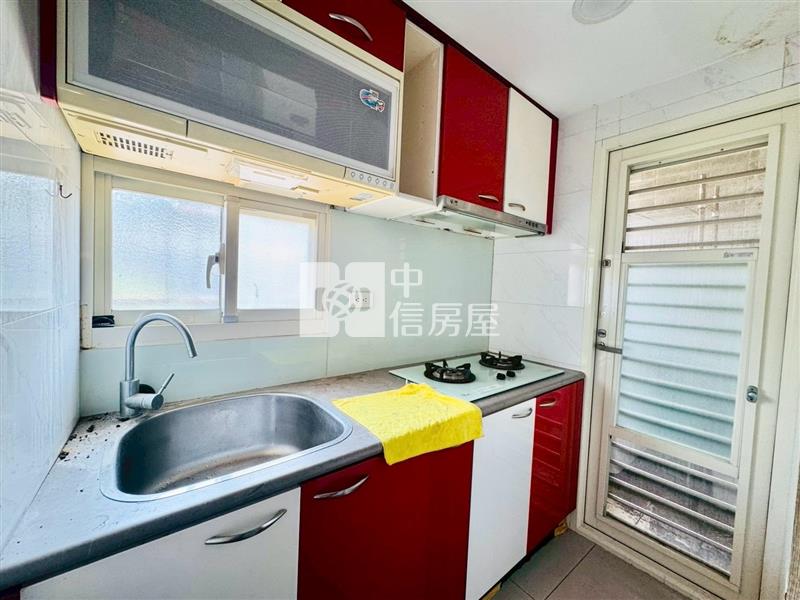 西定路便利三房房屋室內格局與周邊環境