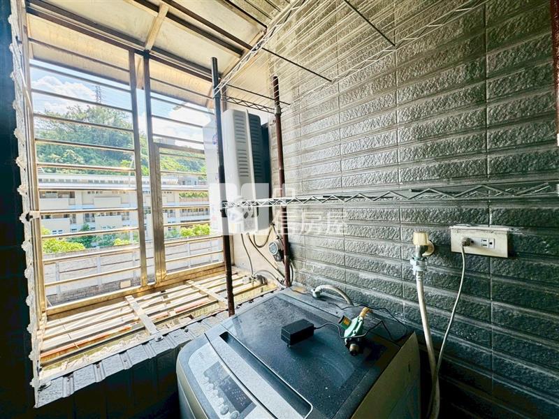 西定路便利三房房屋室內格局與周邊環境