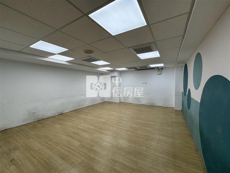 近A21捷運站金店面房屋室內格局與周邊環境
