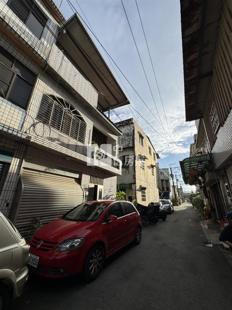 邊間5房透天房屋室內格局與周邊環境