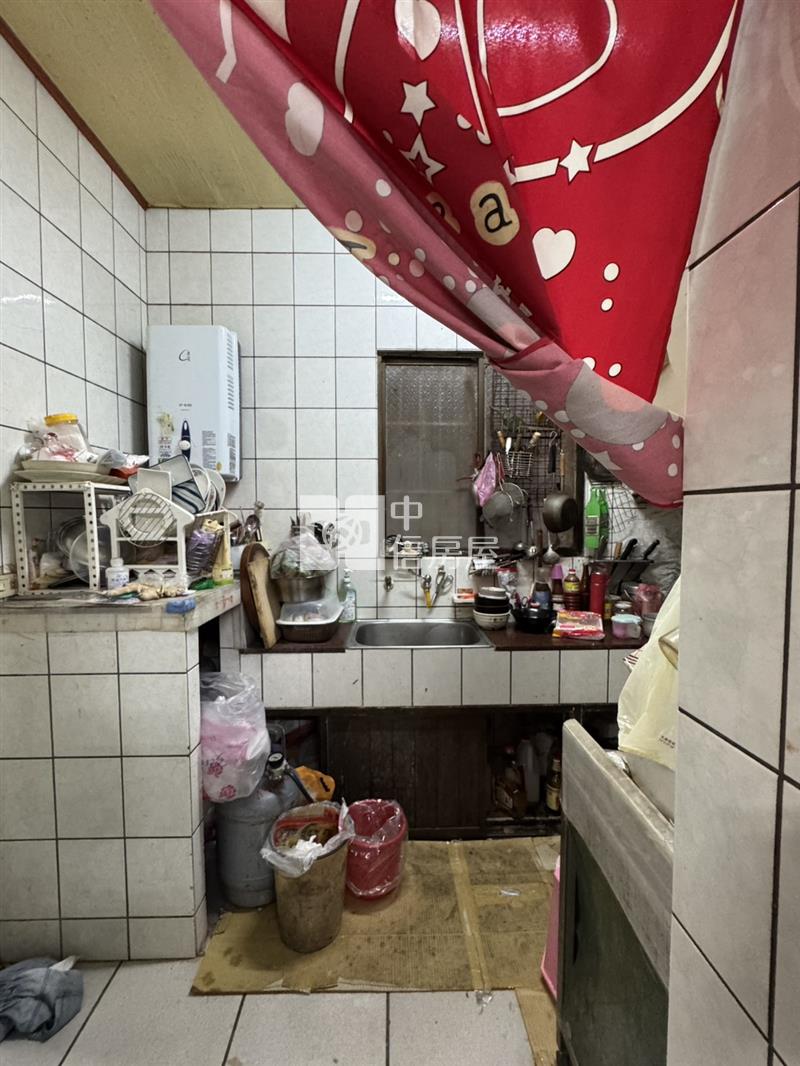 邊間5房透天房屋室內格局與周邊環境
