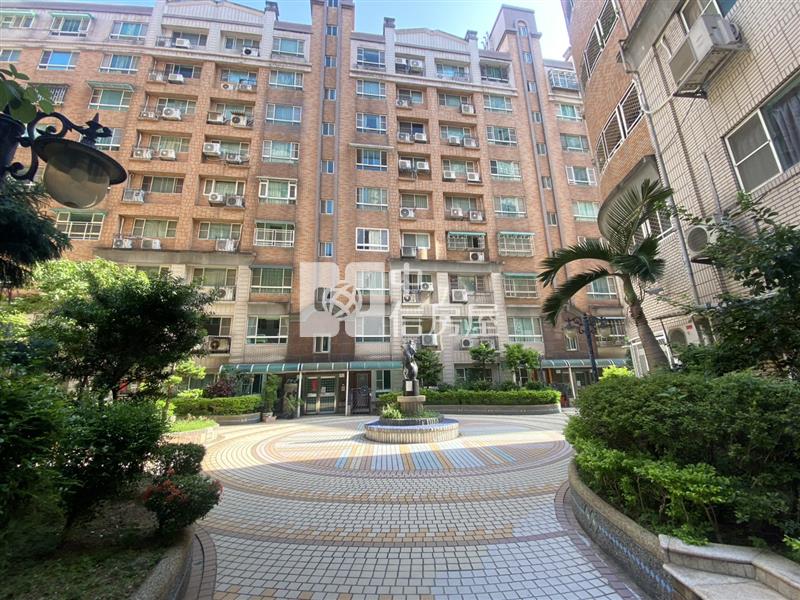 漂亮房屋室內格局與周邊環境