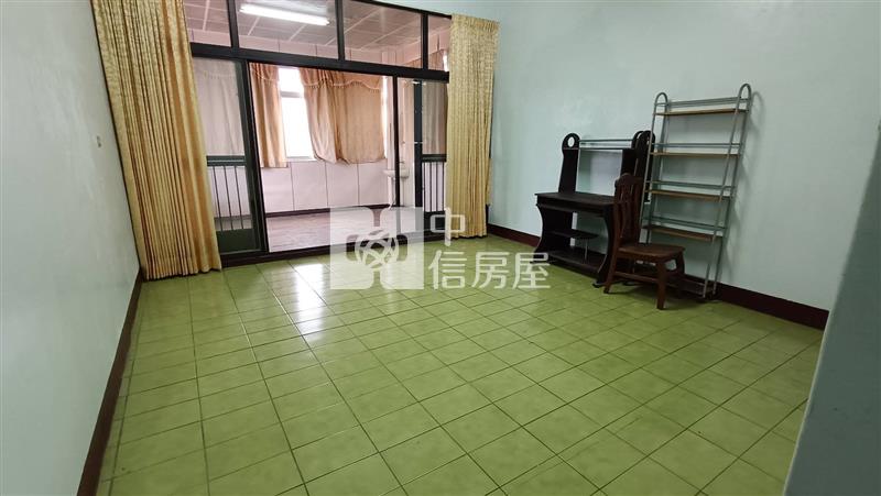 南華路透天店面房屋室內格局與周邊環境
