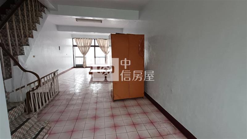南華路透天店面房屋室內格局與周邊環境