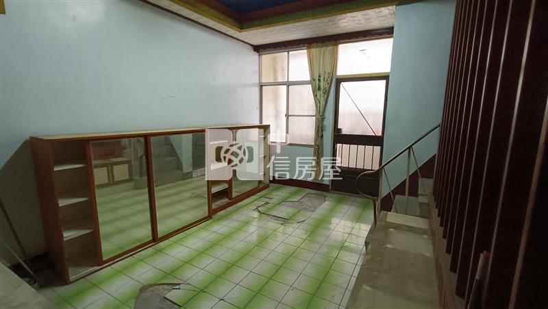 南華路透天店面房屋室內格局與周邊環境