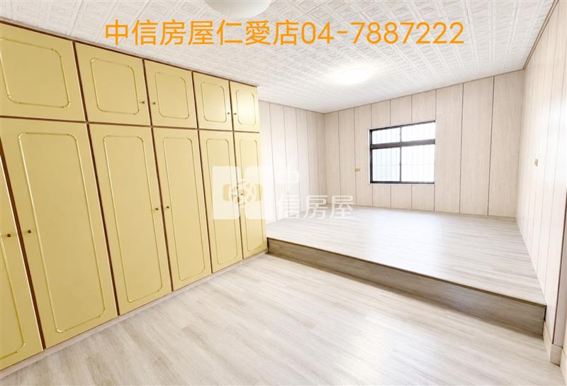 忠孝後站車庫透天房屋室內格局與周邊環境