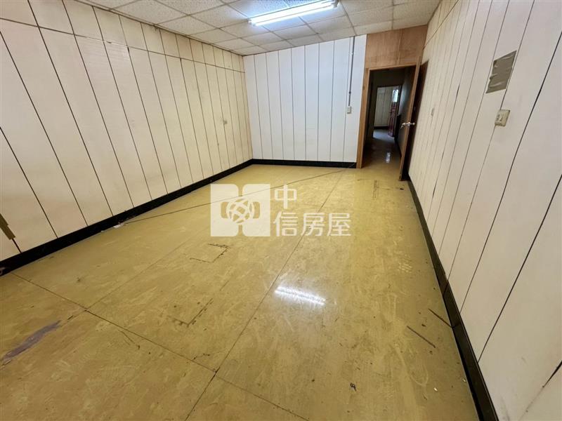 正新榮路金店面房屋室內格局與周邊環境