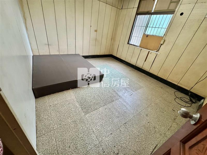 正新榮路金店面房屋室內格局與周邊環境