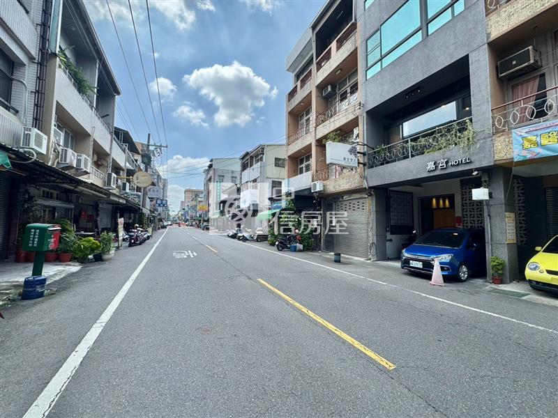正新榮路金店面房屋室內格局與周邊環境