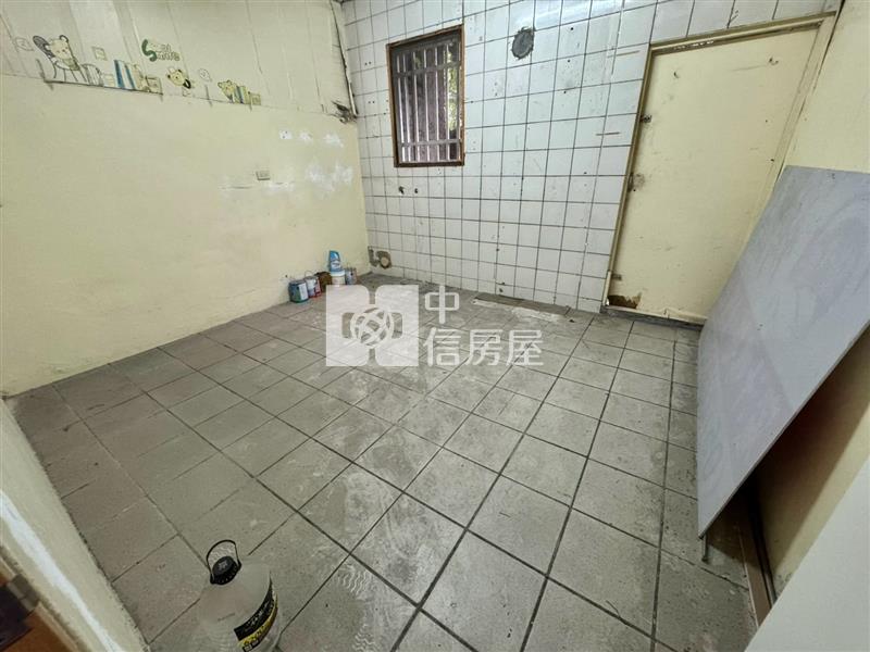 正新榮路金店面房屋室內格局與周邊環境