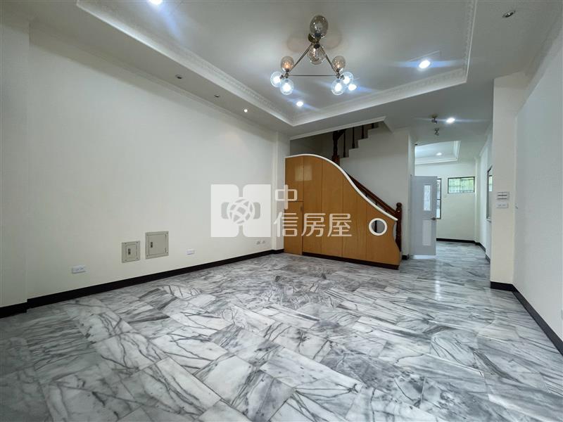 世賢國小車庫別墅房屋室內格局與周邊環境