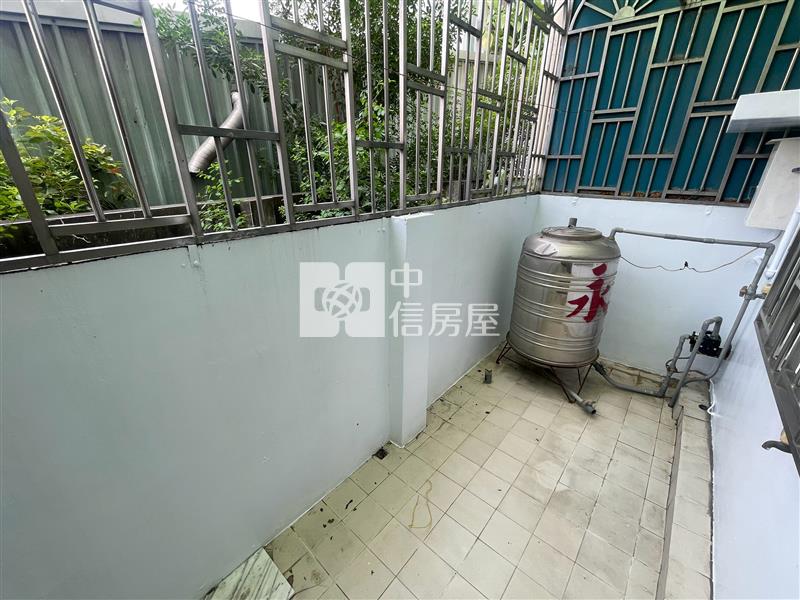 世賢國小車庫別墅房屋室內格局與周邊環境