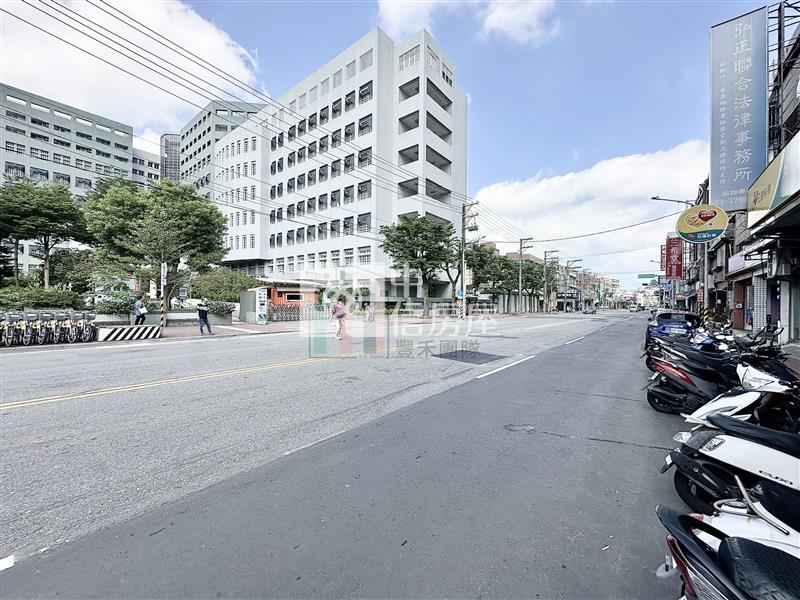 【豐禾】親友專-正龍壽街透天店面+坡平車位房屋室內格局與周邊環境