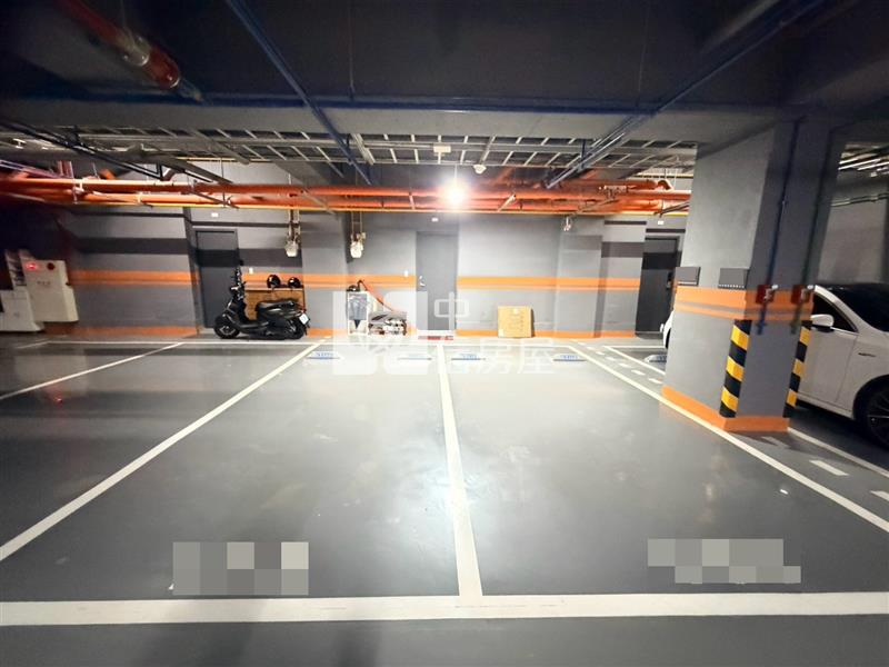 南屯富人區單元二臨路電梯豪墅房屋室內格局與周邊環境
