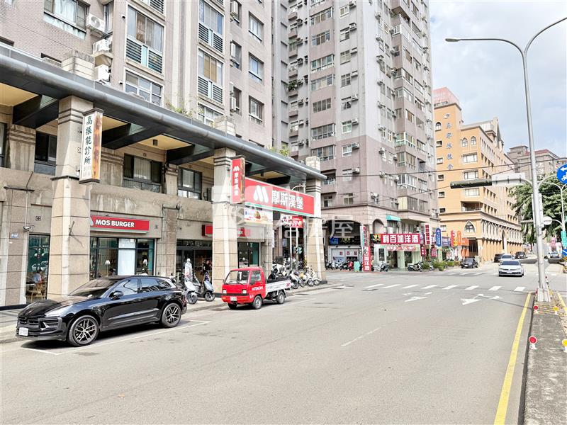 正松竹路太子地球村金店面房屋室內格局與周邊環境