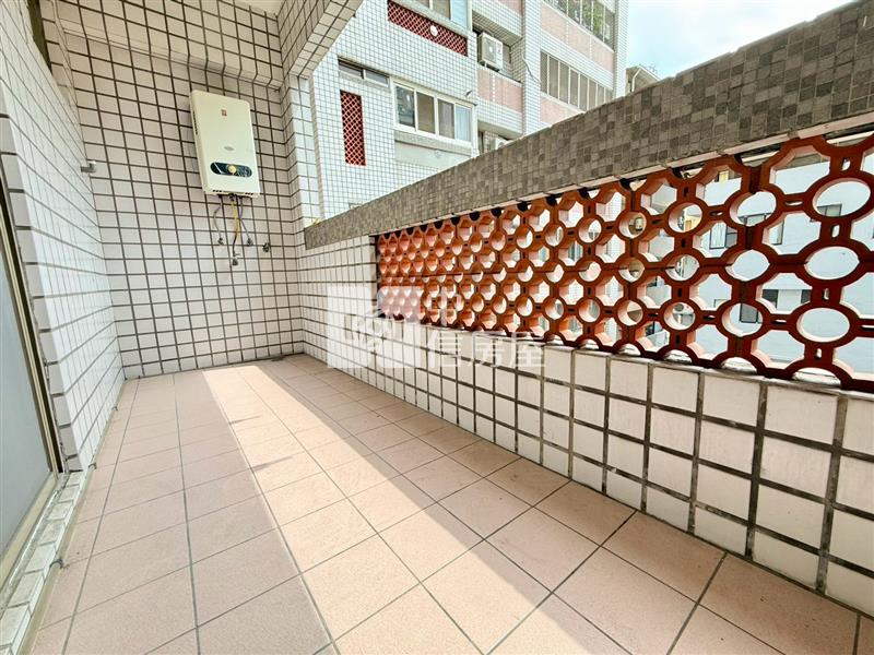 (富貴春)逢甲免整理黃金樓店房屋室內格局與周邊環境