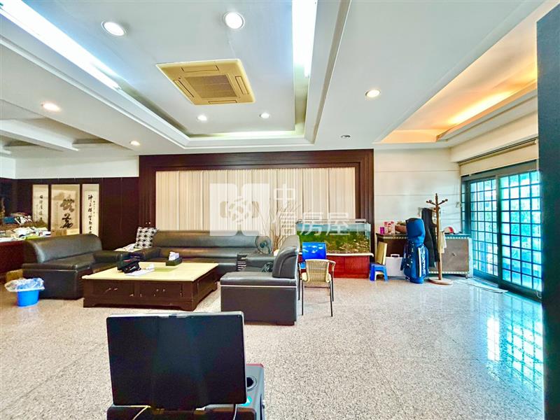 近仁德公所△窗電梯雙店住房屋室內格局與周邊環境