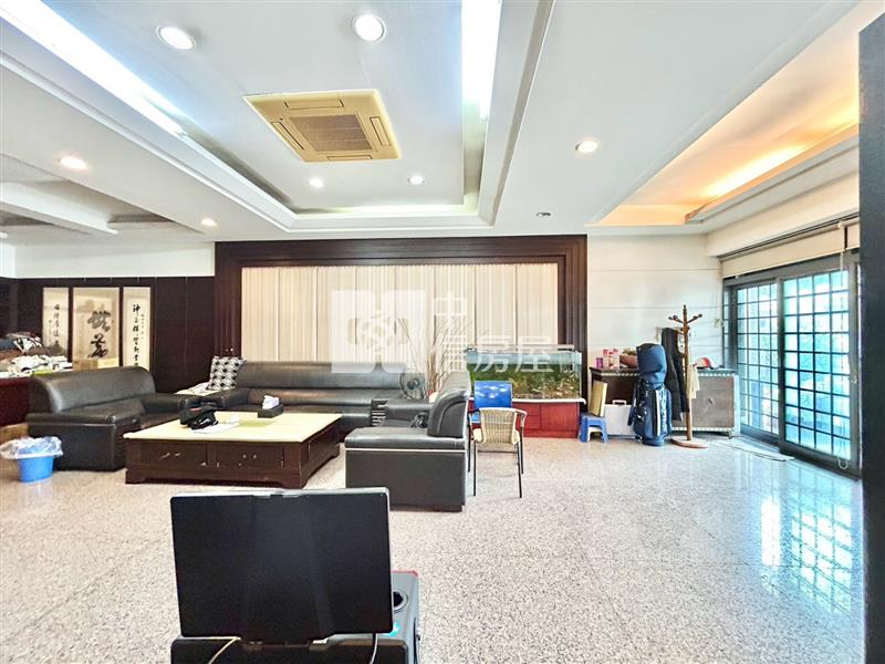 近仁德公所△窗電梯雙店住房屋室內格局與周邊環境