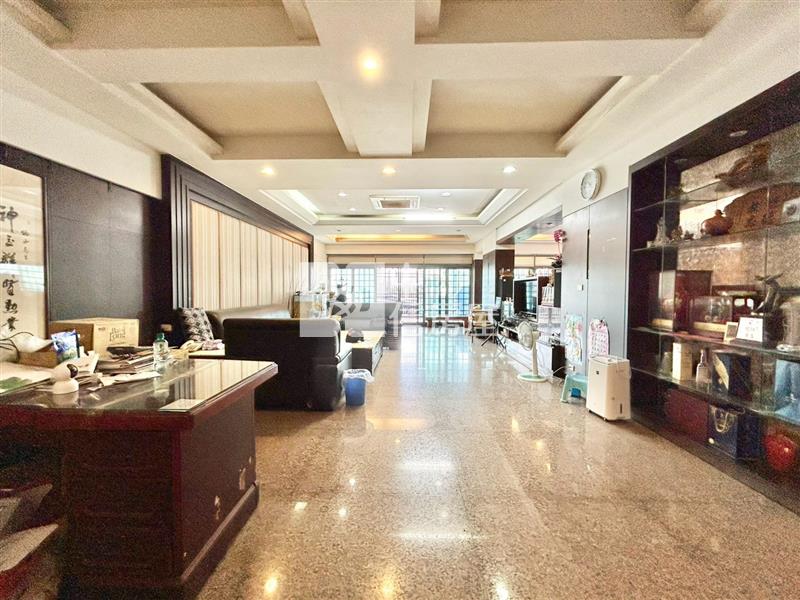 近仁德公所△窗電梯雙店住房屋室內格局與周邊環境