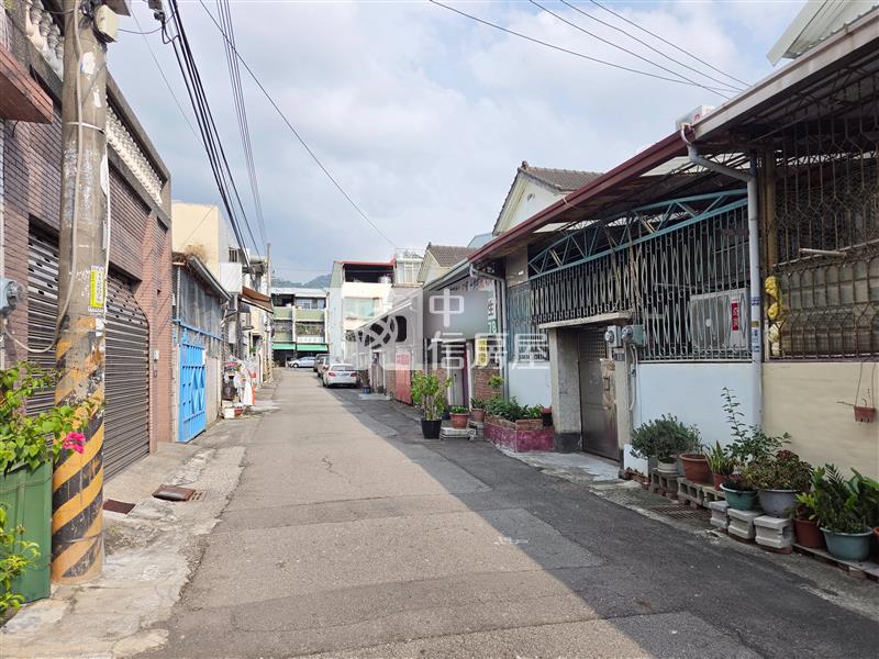 藝文中心旁大地坪透天房屋室內格局與周邊環境