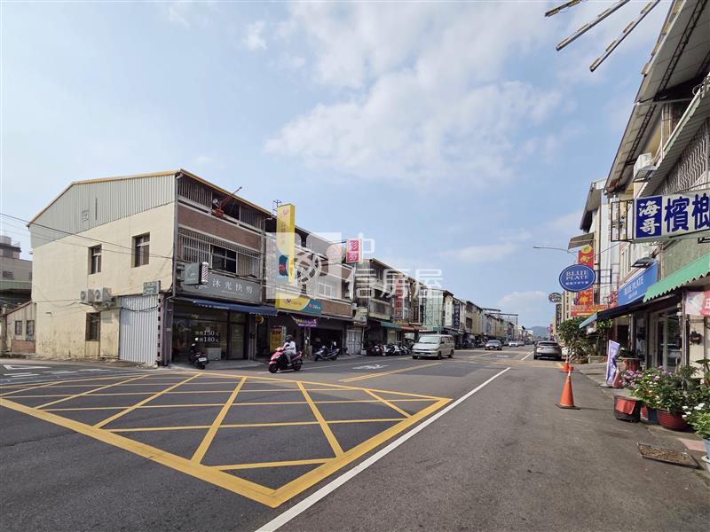 藝文中心旁大地坪透天房屋室內格局與周邊環境