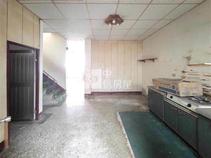 藝文中心旁大地坪透天房屋室內格局與周邊環境