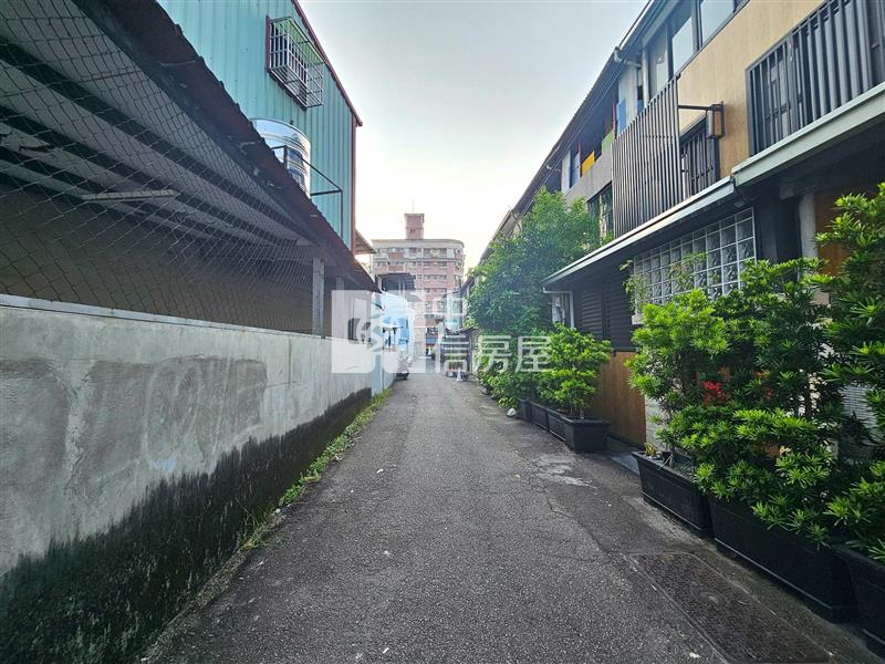 機捷旁三面採光角間透天房屋室內格局與周邊環境