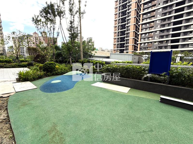 青埔美術水公園稀有大露臺兩房房屋室內格局與周邊環境