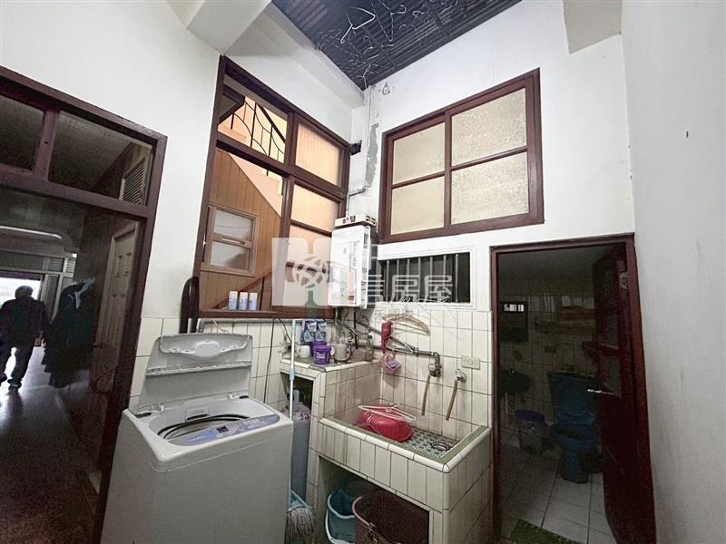 【豐禾】中壢體育園區第一排黃金招財透店房屋室內格局與周邊環境
