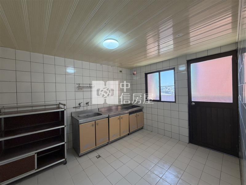 龍岡忠貞商圈名翔華城大三房-4樓房屋室內格局與周邊環境