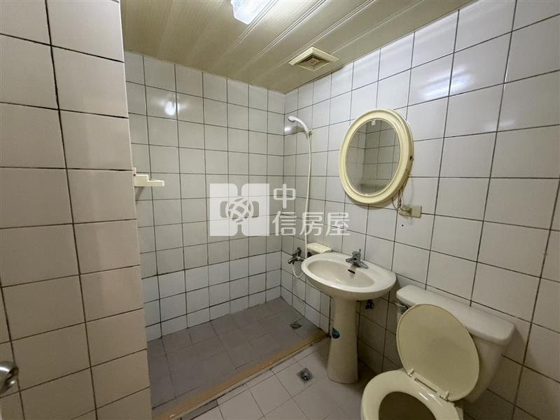 龍岡忠貞商圈名翔華城大三房-5樓房屋室內格局與周邊環境