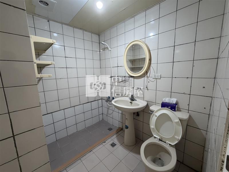 龍岡忠貞商圈名翔華城大三房-6樓房屋室內格局與周邊環境