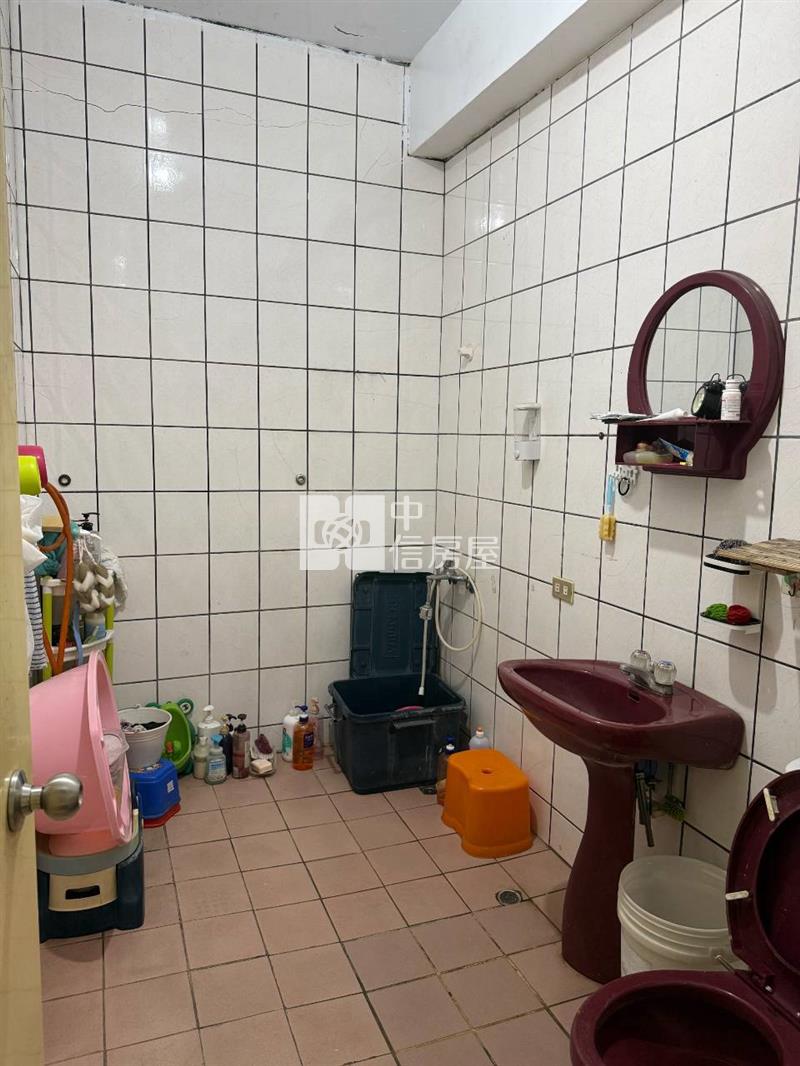 麥當勞(M)旁大地坪透店房屋室內格局與周邊環境