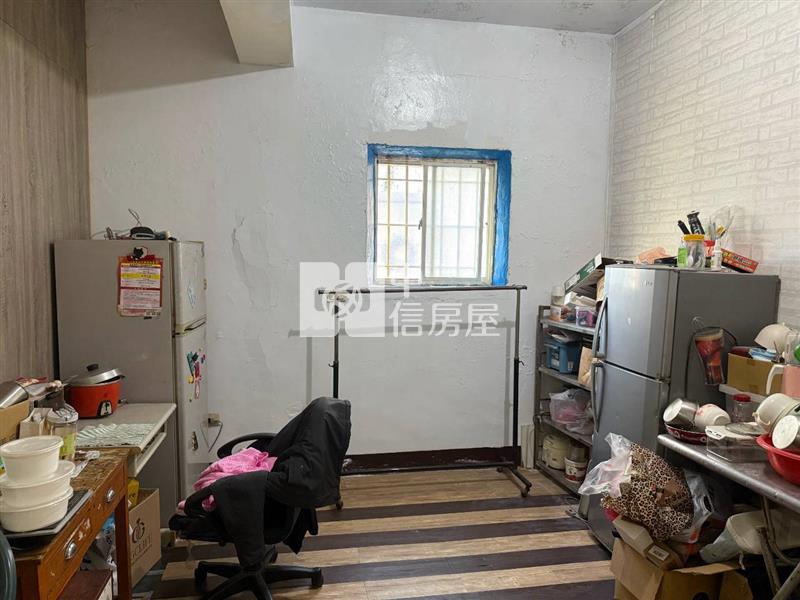 麥當勞(M)旁大地坪透店房屋室內格局與周邊環境