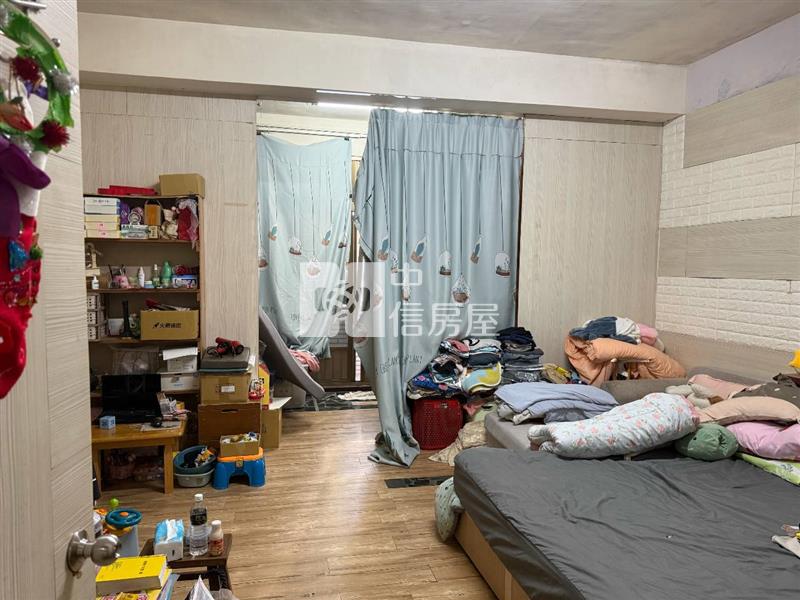 麥當勞(M)旁大地坪透店