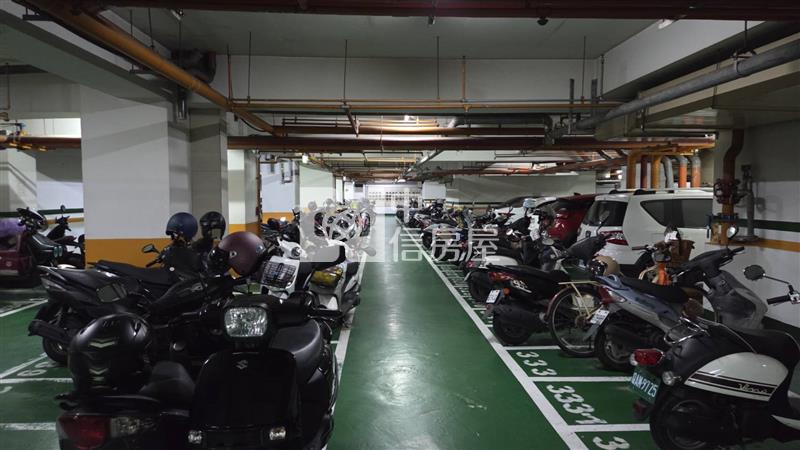 (專)左營大路商圈微風京品三房大平車房屋室內格局與周邊環境