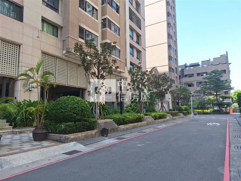 (專)左營大路商圈微風京品三房大平車房屋室內格局與周邊環境