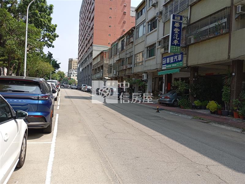 正復興路大地坪雙面臨路超值金店面房屋室內格局與周邊環境