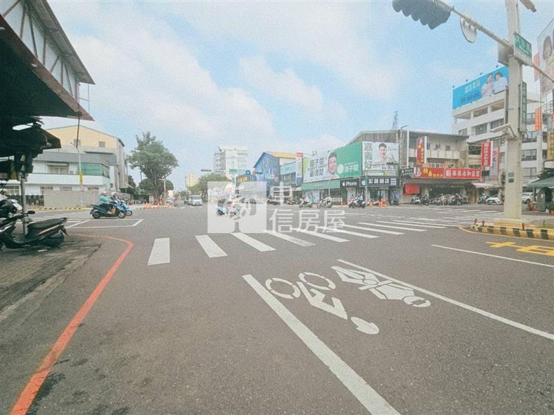 市中心路口旁大面寬店面房屋室內格局與周邊環境
