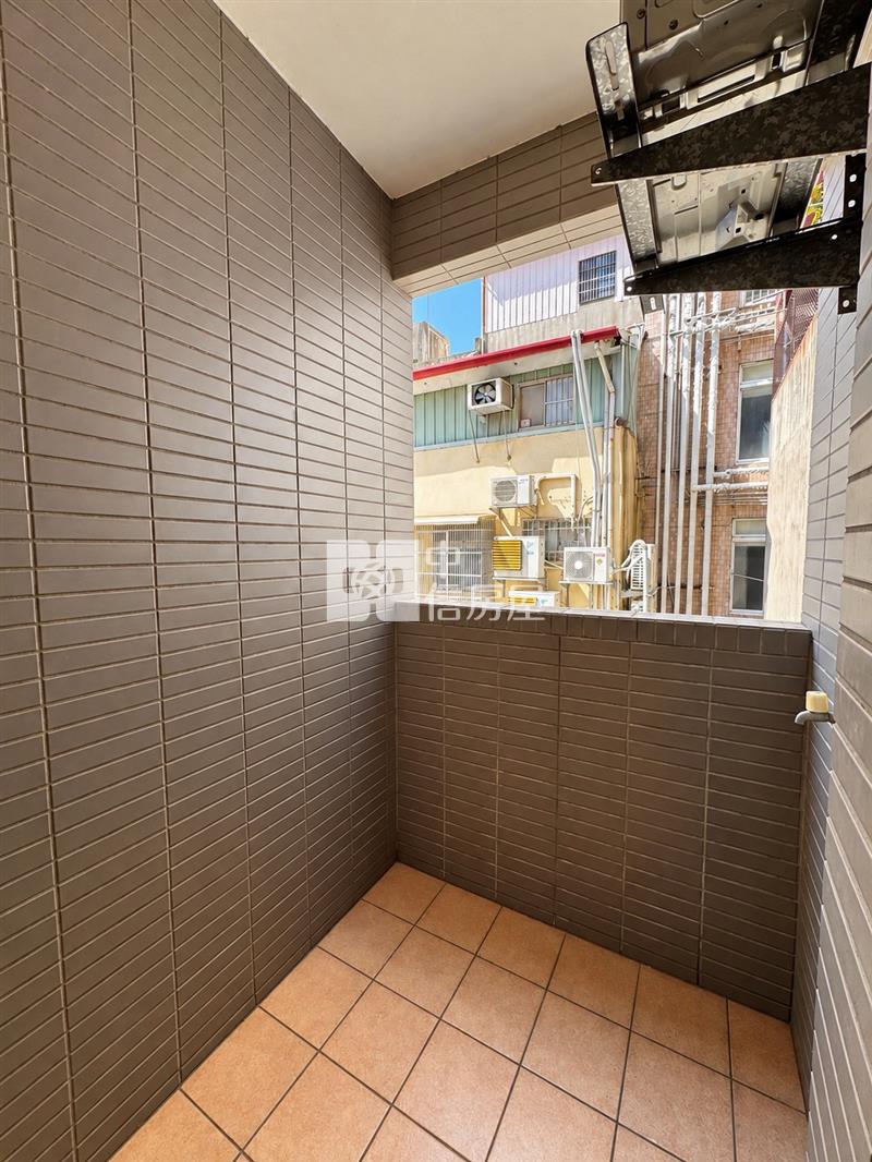 豐原廟東粉嫩嫩輕屋齡電梯透天房屋室內格局與周邊環境