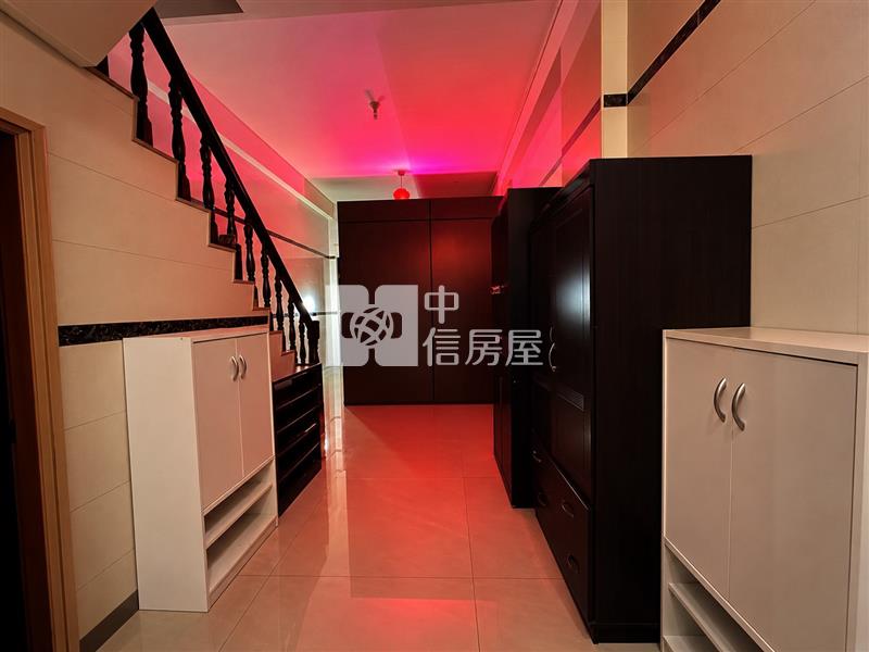 豐原廟東粉嫩嫩輕屋齡電梯透天房屋室內格局與周邊環境