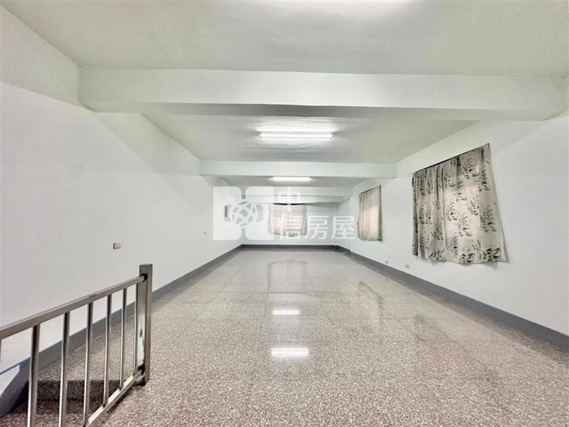 龍潭逸園|黃金三角窗|大面寬雙店面房屋室內格局與周邊環境