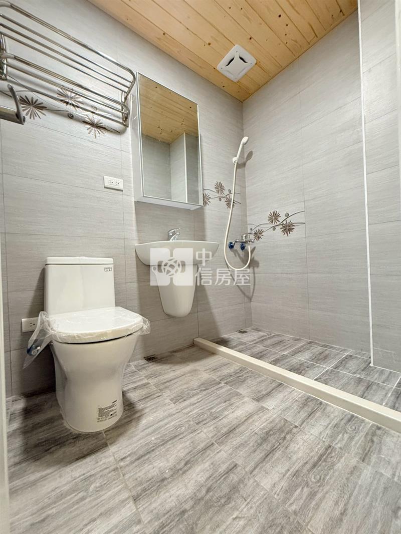 大雅學府商圈孝親美透天房屋室內格局與周邊環境