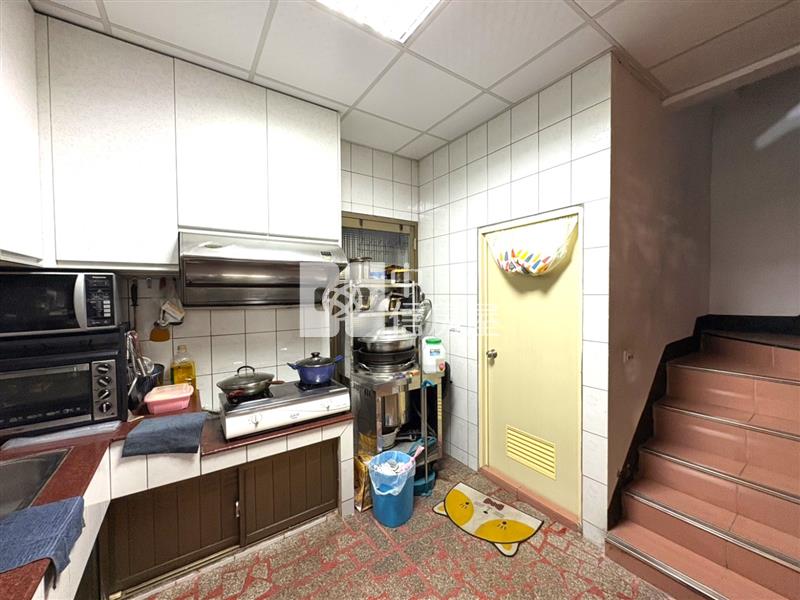 南勢 帝王座向活巷美透天房屋室內格局與周邊環境