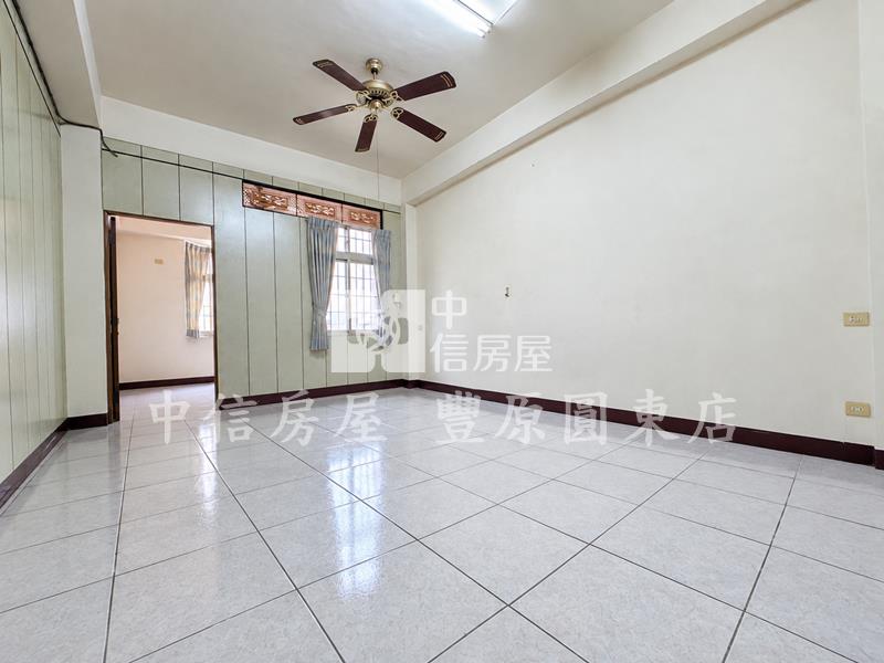新社12米路店面住家房屋室內格局與周邊環境