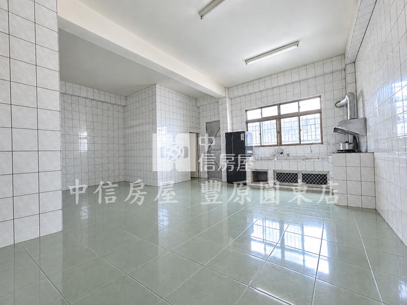 新社12米路店面住家房屋室內格局與周邊環境