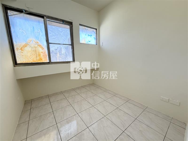 左鄰右舍南屯黎明商圈三房+車位房屋室內格局與周邊環境