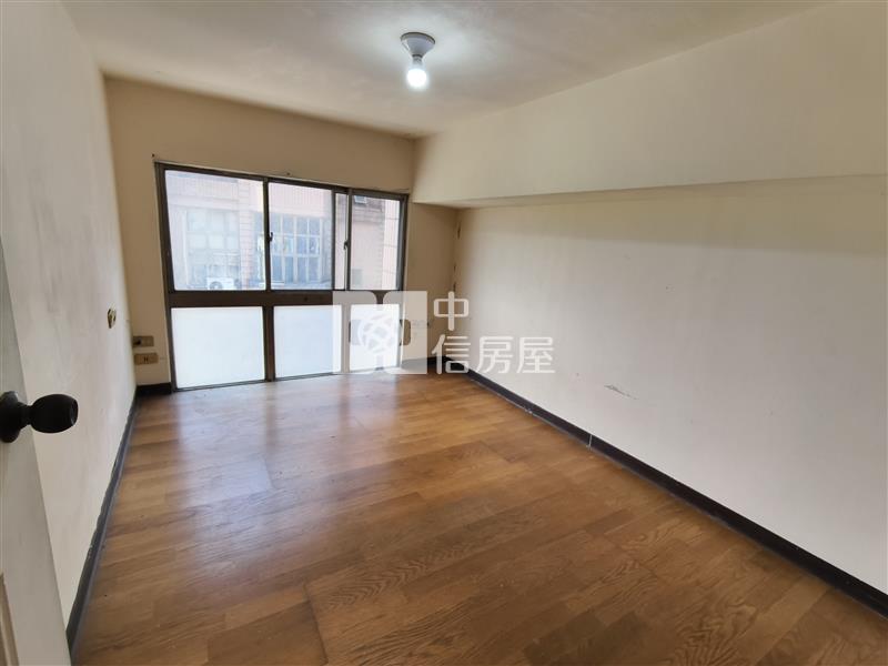 烏樹林樓中樓低總價電梯三房房屋室內格局與周邊環境
