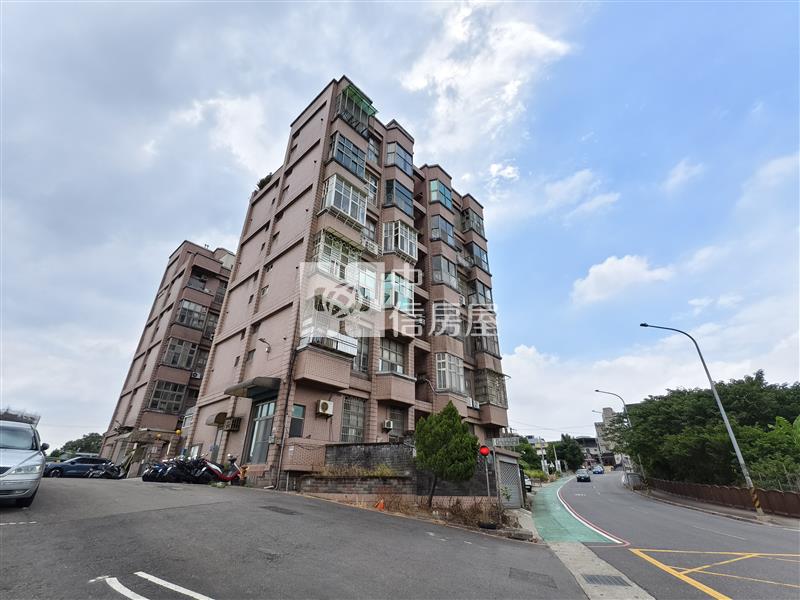 烏樹林樓中樓低總價電梯三房房屋室內格局與周邊環境