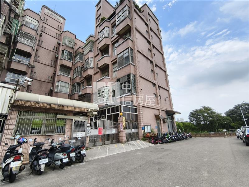 烏樹林樓中樓低總價電梯三房房屋室內格局與周邊環境